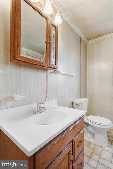 Bath - 13844 Clear Spring Rd, Clear Spring, MD 21722 photo 1 of 3
