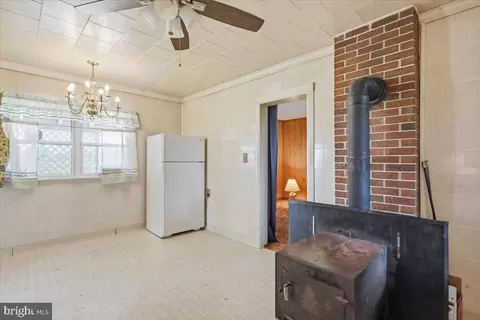 Entry Way - 13844 Clear Spring Rd, Clear Spring, MD 21722 photo 4 of 5