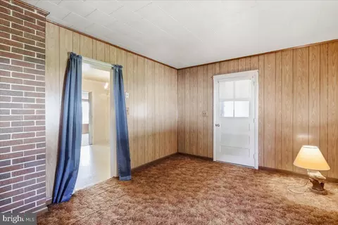Living - 13844 Clear Spring Rd, Clear Spring, MD 21722 photo 2 of 2