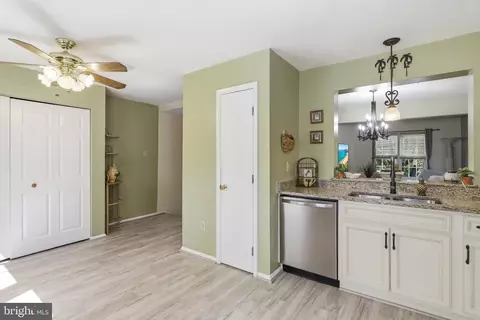 Entry Way - 102 Jasons Rdg, Smithsburg, MD 21783 photo 2 of 2
