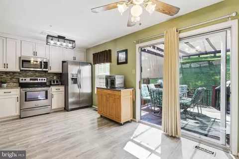 Kitchen - 102 Jasons Rdg, Smithsburg, MD 21783 photo 1 of 2
