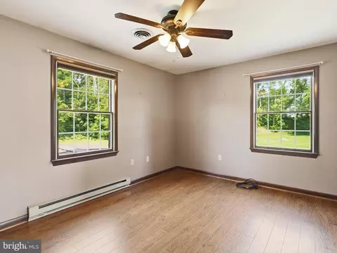 Bedroom - 16105 Wright Rd, Williamsport, MD 21795 photo 3 of 5