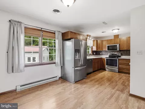 Kitchen - 16105 Wright Rd, Williamsport, MD 21795 photo 1 of 4