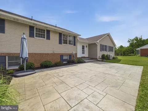 Exterior - 16105 Wright Rd, Williamsport, MD 21795 photo 6 of 8