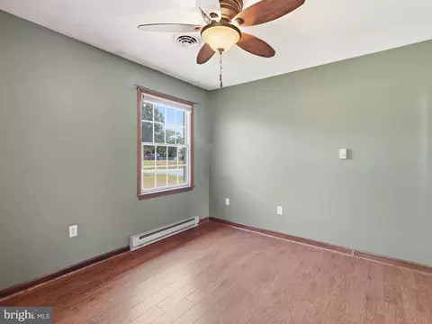 Bedroom - 16105 Wright Rd, Williamsport, MD 21795 photo 1 of 5