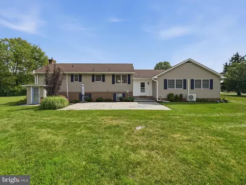 Exterior - 16105 Wright Rd, Williamsport, MD 21795 photo 5 of 8