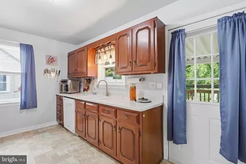 Kitchen - 73 Devonshire Rd, Hagerstown, MD 21740 photo 2 of 2
