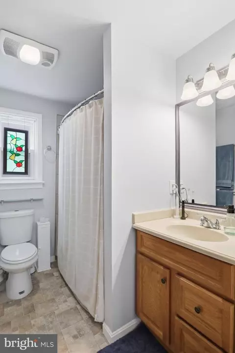 Bath - 73 Devonshire Rd, Hagerstown, MD 21740 photo 1 of 1