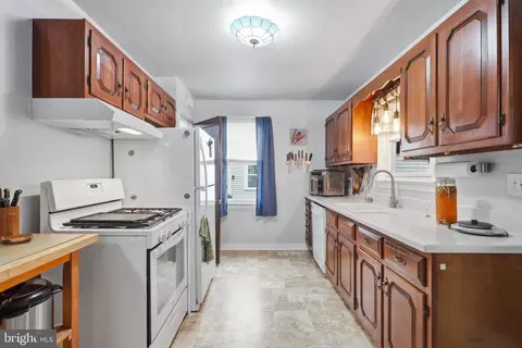 Kitchen - 73 Devonshire Rd, Hagerstown, MD 21740 photo 1 of 2