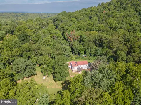 2806 Harpers Ferry Rd, Sharpsburg, MD 21782