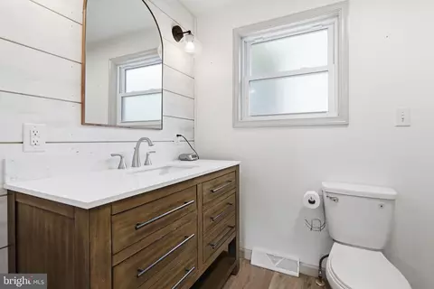 Bath - 12527 Rockdale Rd, Clear Spring, MD 21722 photo 1 of 1