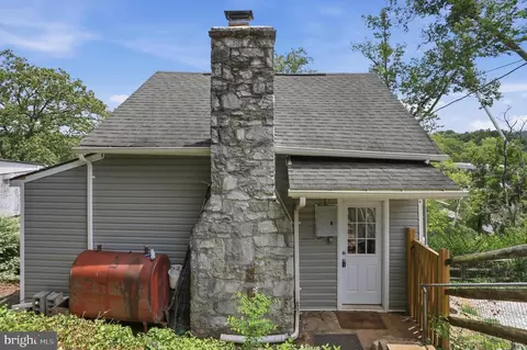 Exterior - 12527 Rockdale Rd, Clear Spring, MD 21722 photo 3 of 5