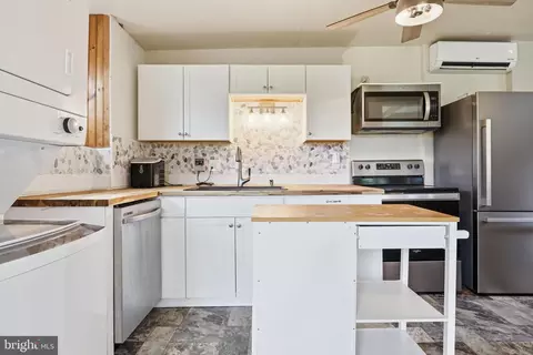Kitchen - 12527 Rockdale Rd, Clear Spring, MD 21722 photo 1 of 2