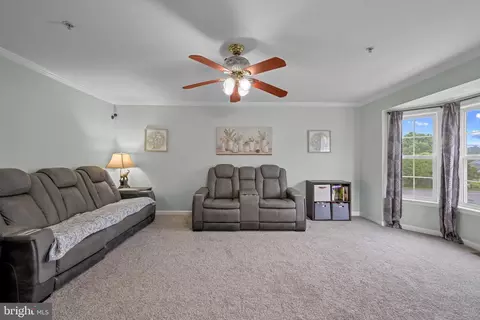 Living - 125 Sentry Rdg, Smithsburg, MD 21783 photo 3 of 5