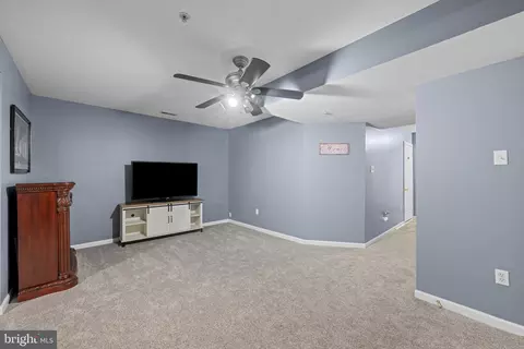 Living - 125 Sentry Rdg, Smithsburg, MD 21783 photo 1 of 5