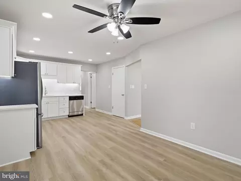 Living - 206 Weldon Dr, Boonsboro, MD 21713 photo 6 of 10