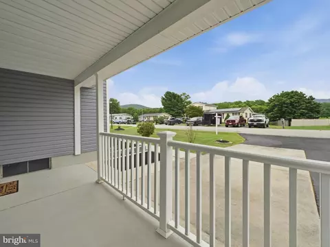 Exterior - 206 Weldon Dr, Boonsboro, MD 21713 photo 10 of 11