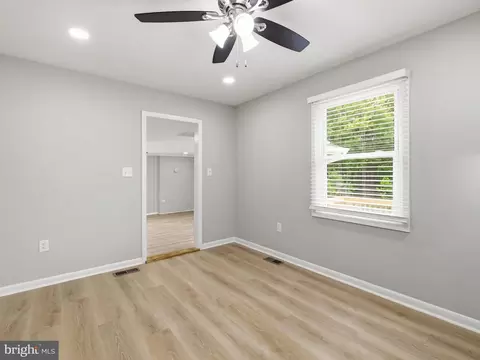 Living - 206 Weldon Dr, Boonsboro, MD 21713 photo 8 of 10