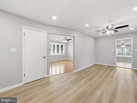 Entry Way - 206 Weldon Dr, Boonsboro, MD 21713 photo 2 of 2