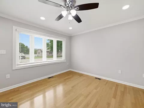 Living - 206 Weldon Dr, Boonsboro, MD 21713 photo 4 of 10