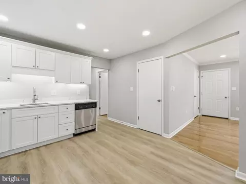 Entry Way - 206 Weldon Dr, Boonsboro, MD 21713 photo 1 of 2