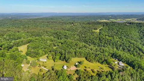 9000 Corner Rd, Hancock, MD 21750 photo 2