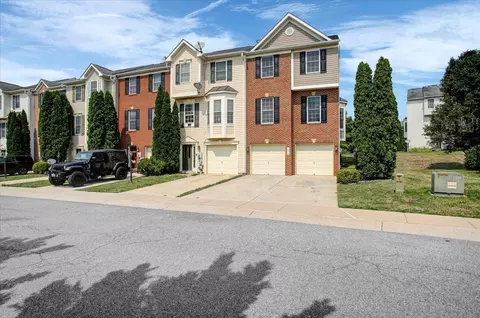 18218 Roy Croft Dr, Hagerstown, MD 21740