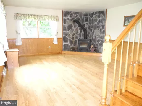 Living - 13204 Draper Rd, Clear Spring, MD 21722 photo 3 of 3