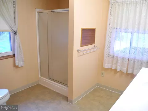 Bath - 13204 Draper Rd, Clear Spring, MD 21722 photo 1 of 3