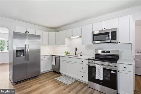 Kitchen - 1405 Outer Dr, Hagerstown, MD 21742 photo 1 of 1