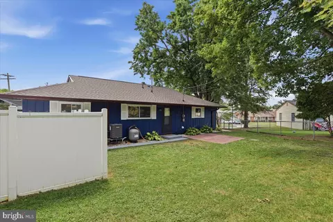 Exterior - 1405 Outer Dr, Hagerstown, MD 21742 photo 9 of 12
