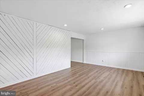 Living - 1405 Outer Dr, Hagerstown, MD 21742 photo 1 of 2