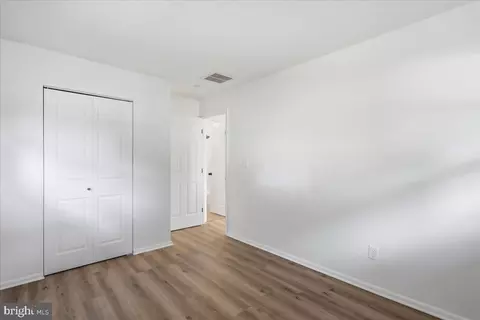 Entry Way - 1405 Outer Dr, Hagerstown, MD 21742 photo 3 of 4
