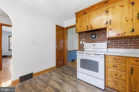 Entry Way - 45 W Water St W, Smithsburg, MD 21783 photo 1 of 3