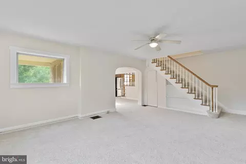 Living - 655 Security Rd, Hagerstown, MD 21740 photo 5 of 5