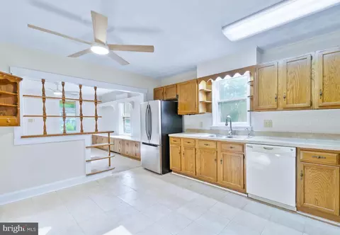 Entry Way - 655 Security Rd, Hagerstown, MD 21740 photo 1 of 2