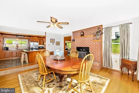 Dining - 11915 Cove Rd, Clear Spring, MD 21722 photo 2 of 3