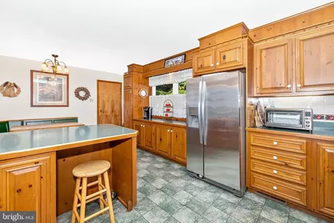 Kitchen - 11915 Cove Rd, Clear Spring, MD 21722 photo 4 of 5