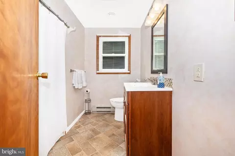 Entry Way - 11915 Cove Rd, Clear Spring, MD 21722 photo 5 of 7