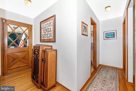 Entry Way - 11915 Cove Rd, Clear Spring, MD 21722 photo 3 of 7