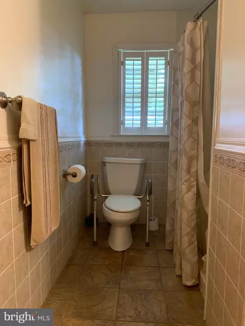 Bath - 13644 Saint Paul Rd, Clear Spring, MD 21722 photo 3 of 3