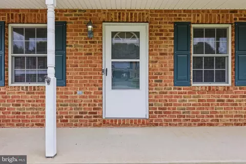 Exterior - 27 Amanda Dr, Smithsburg, MD 21783 photo 2 of 11