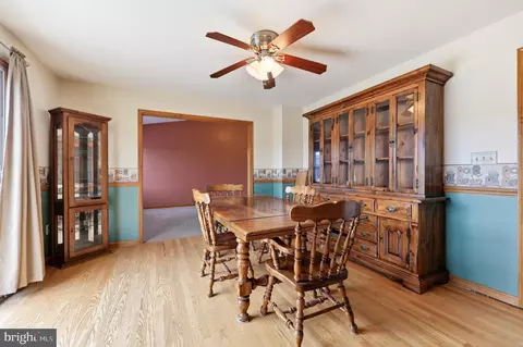 Dining - 27 Amanda Dr, Smithsburg, MD 21783 photo 4 of 4