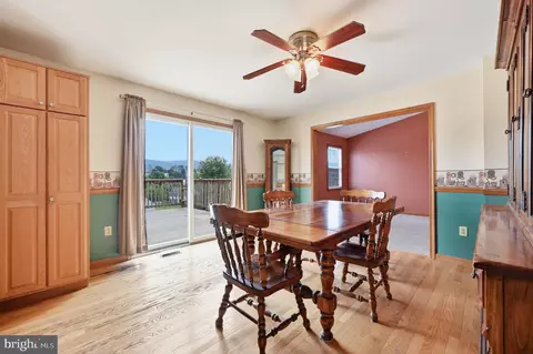Dining - 27 Amanda Dr, Smithsburg, MD 21783 photo 1 of 4