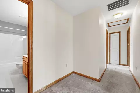 Entry Way - 27 Amanda Dr, Smithsburg, MD 21783 photo 5 of 6
