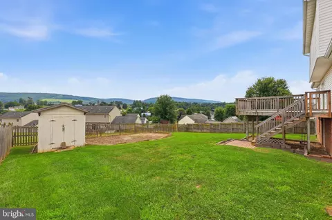 Exterior - 27 Amanda Dr, Smithsburg, MD 21783 photo 7 of 11
