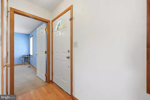 Entry Way - 27 Amanda Dr, Smithsburg, MD 21783 photo 1 of 6