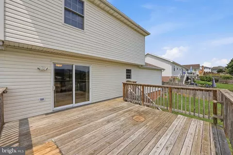 Exterior - 27 Amanda Dr, Smithsburg, MD 21783 photo 4 of 11