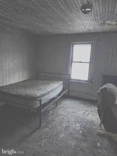 Bedroom - 104 E Main St, Hancock, MD 21750 photo 2 of 2