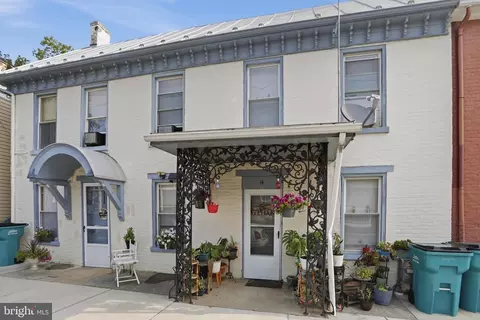 14 W 16 W Baltimore St, Funkstown, MD 21734